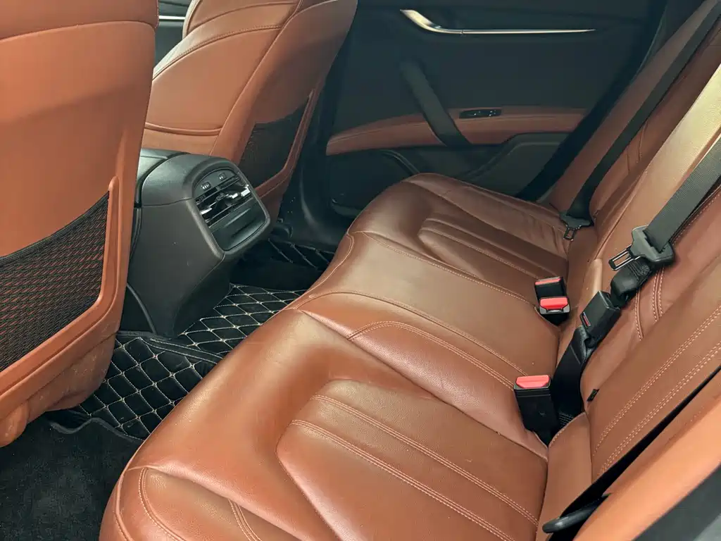 Maserati Ghibli 2024 — фото 10