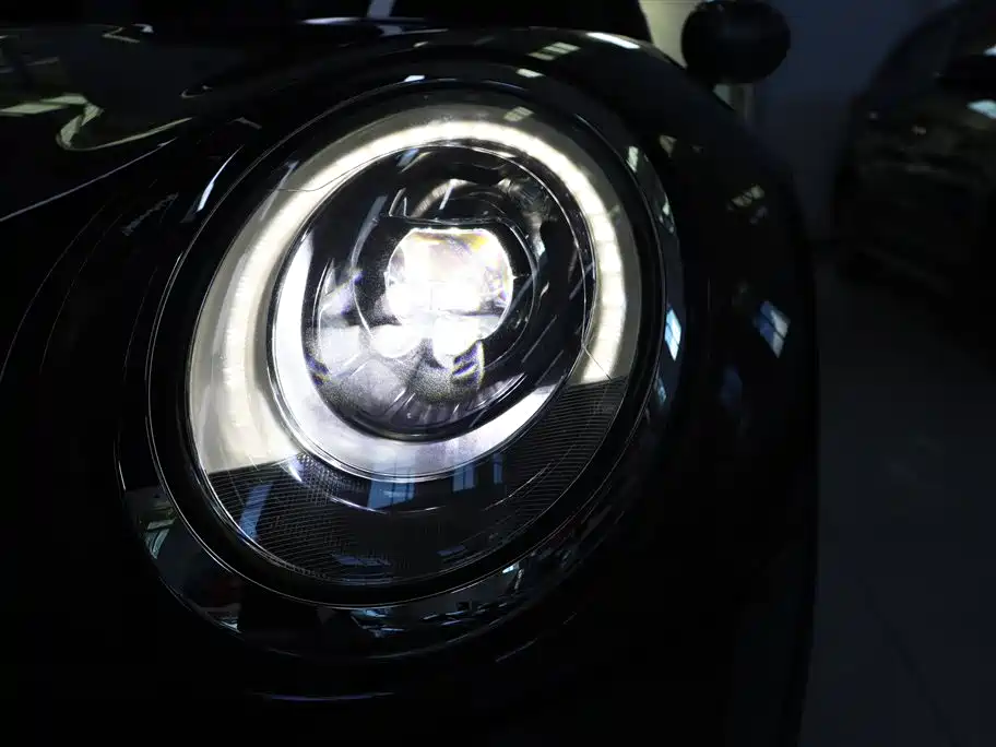 MINI Clubman 2017 — фото 29
