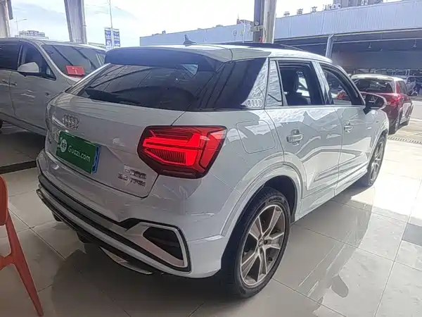 Audi Q2L 2024