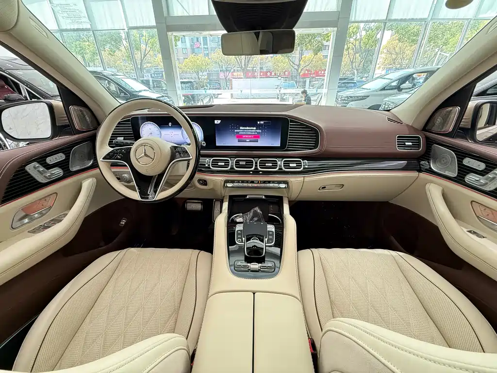 Mercedes-Benz GLS — фото 15