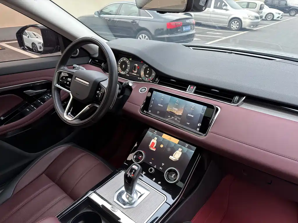 Land Rover Evoque 2024 — фото 11