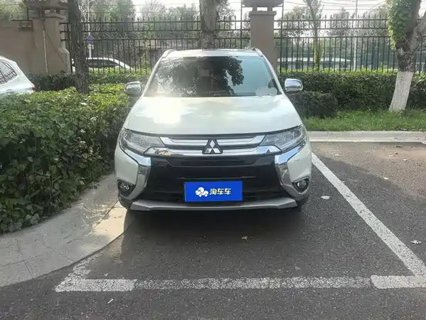 Mitsubishi Outlander 2016