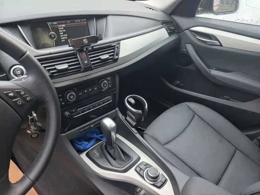 BMW X1 2014 — фото 11
