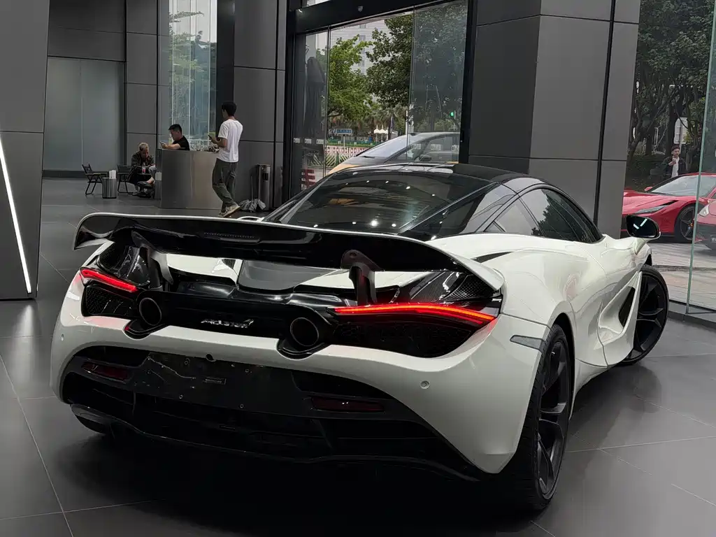 McLaren 720S 2018 — фото 11