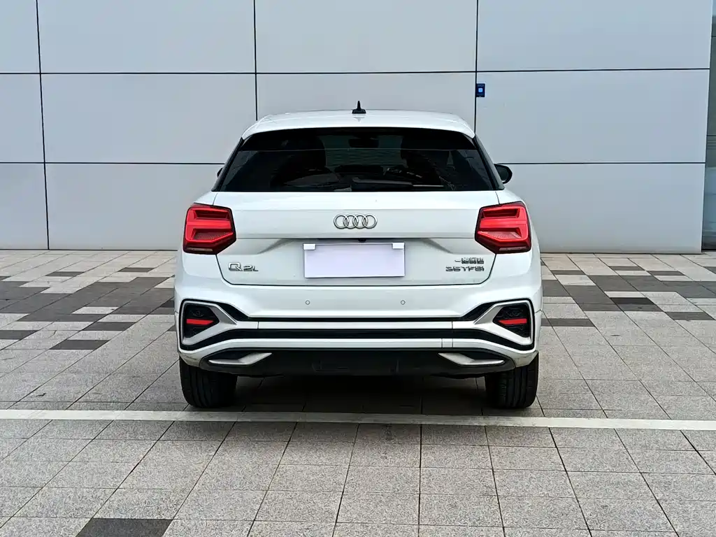 Audi Q2L 2022 — фото 5