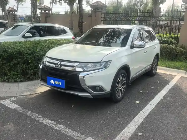 Mitsubishi Outlander 2016