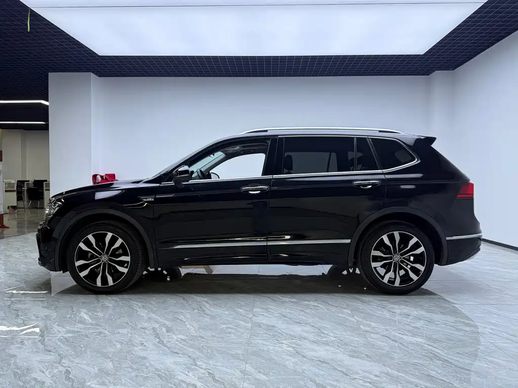 Volkswagen Tiguan L 2020 — фото 8