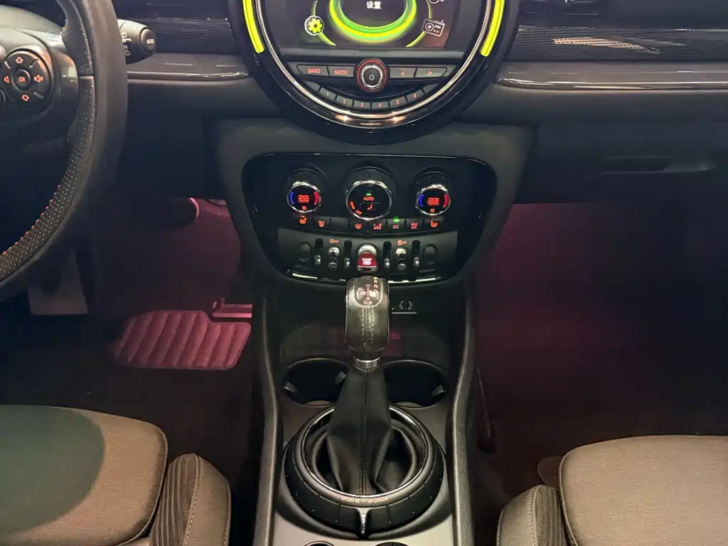 MINI Clubman 2018 — фото 15
