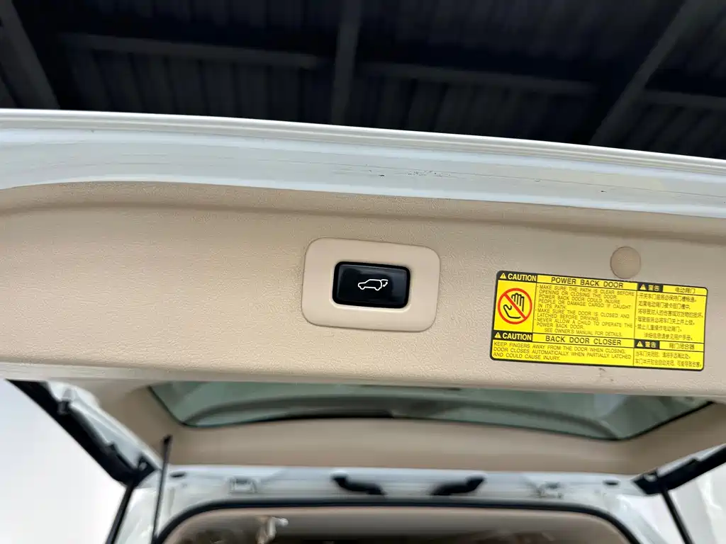 Toyota Alphard 2012 — фото 25