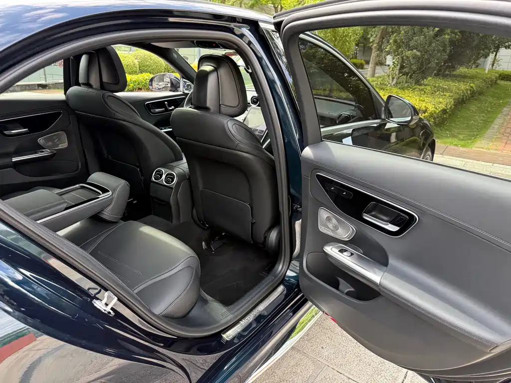 Mercedes-Benz C-Class 2023 — фото 43