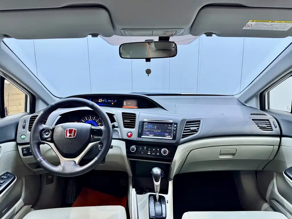Honda Civic 2015 — фото 17