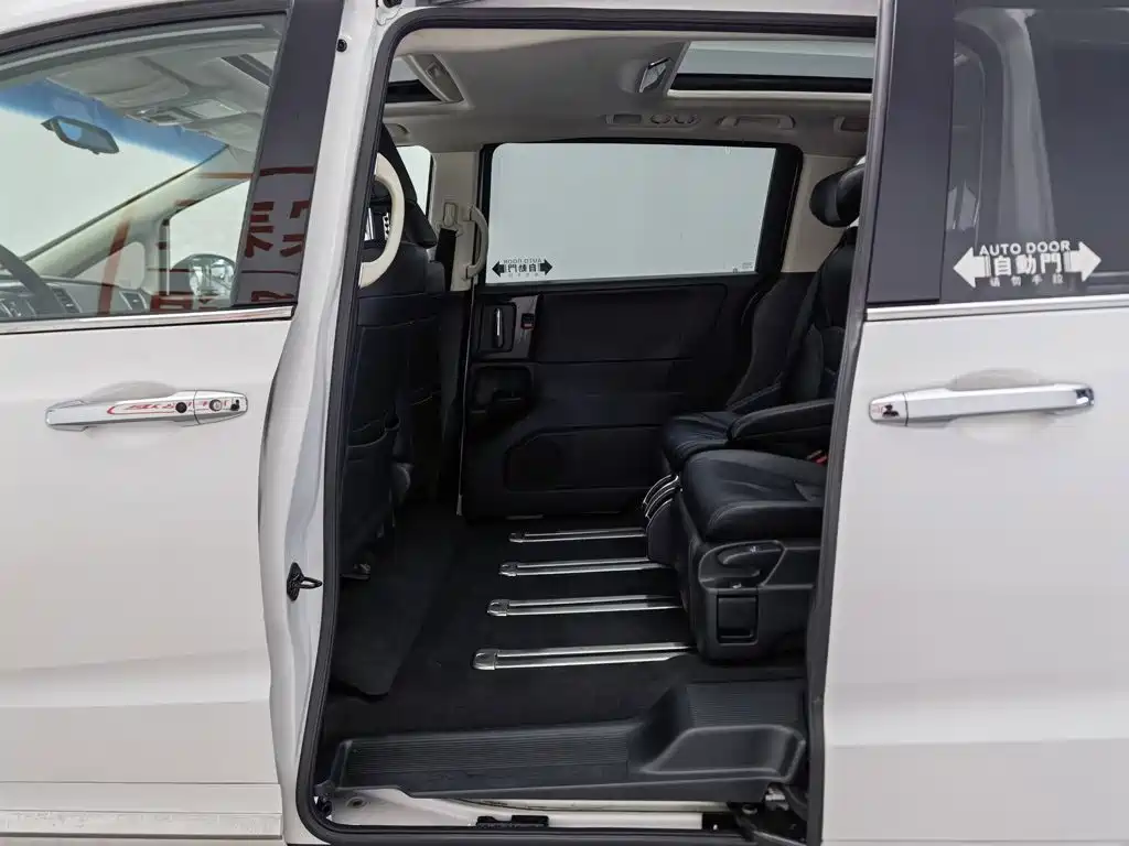 Honda Odyssey 2018 — фото 15