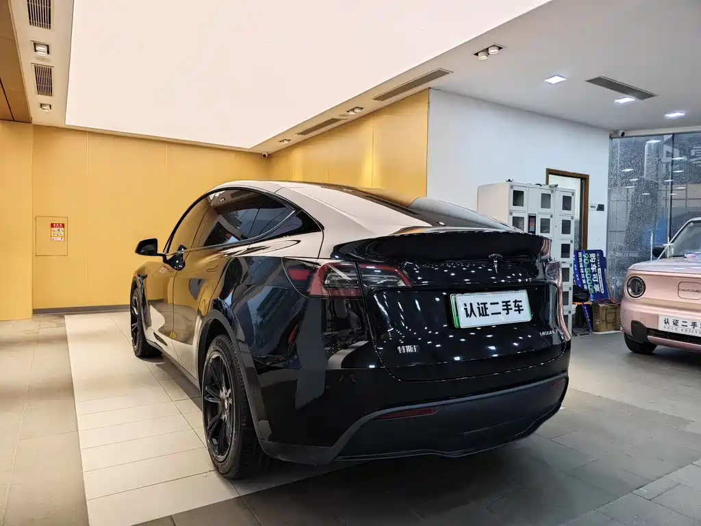 Tesla Model Y 2023 — фото 26
