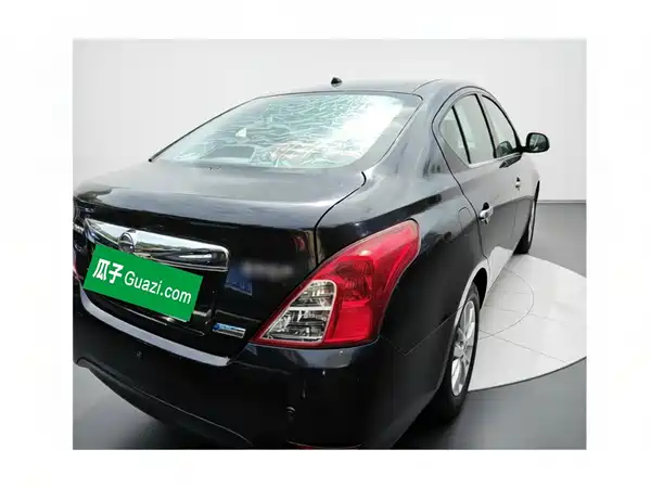 Nissan Sunny 2015