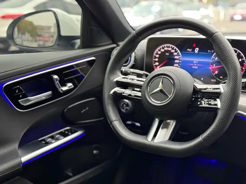 Mercedes-Benz C-Class 2024 — фото 15