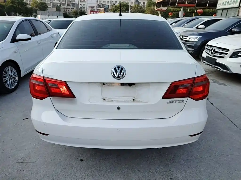 Volkswagen Jetta 2015 — фото 6