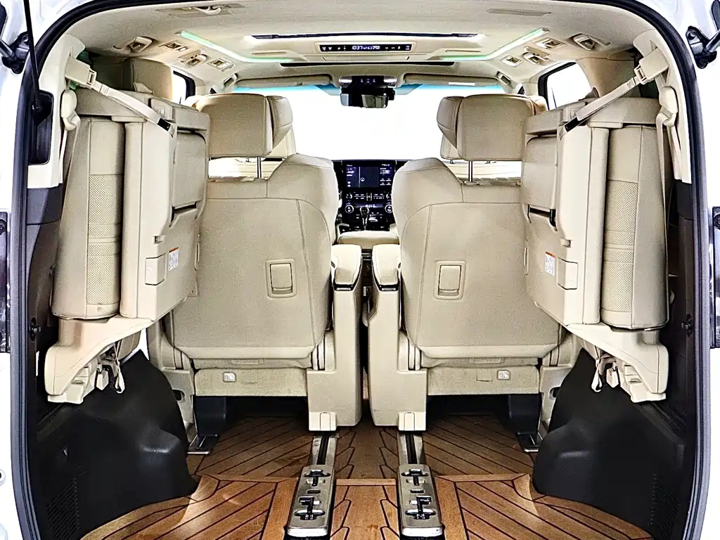 Toyota Alphard 2021 — фото 19