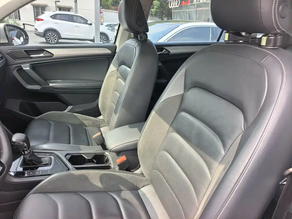 Volkswagen Tiguan L 2019 — фото 12