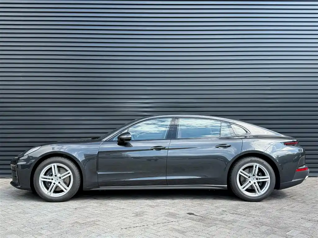Porsche Panamera 2025 — фото 5