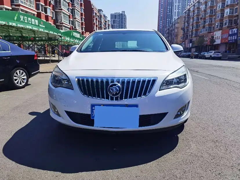 Buick Excelle 2013 — фото 2