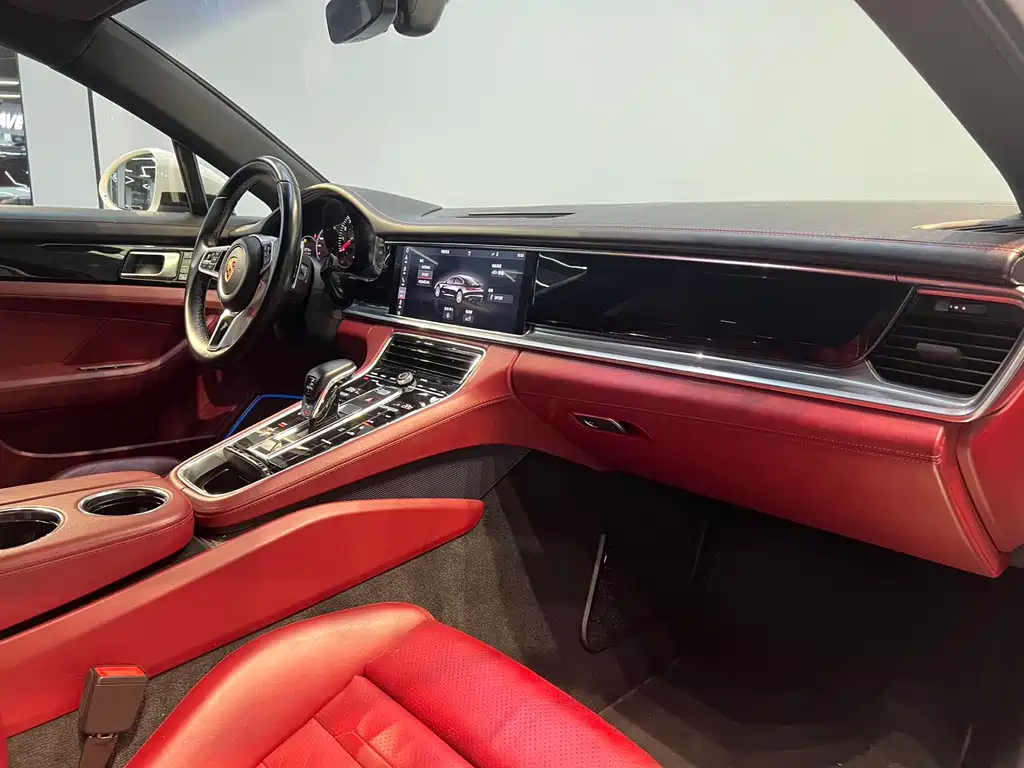 Porsche Panamera 2018 — фото 8