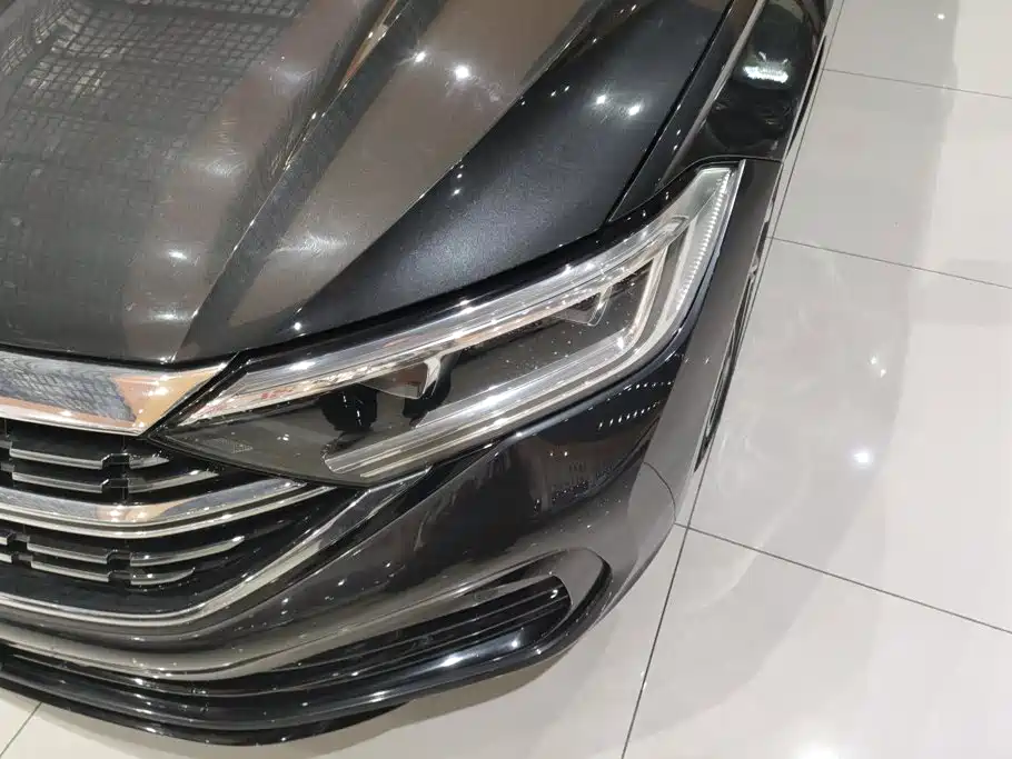 Volkswagen Sagitar 2023