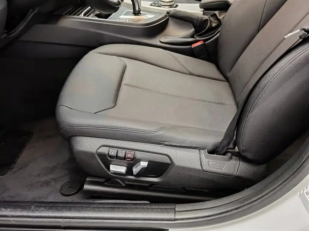 BMW 3 Series 2016 — фото 20