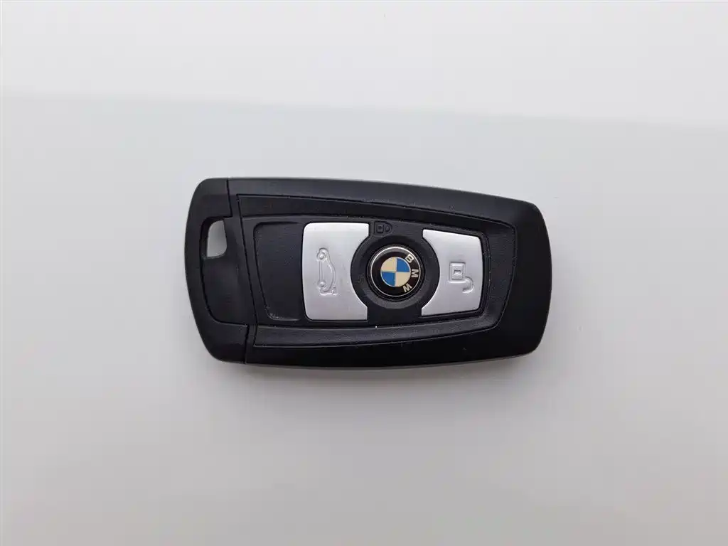 BMW 3 Series 2016 — фото 19