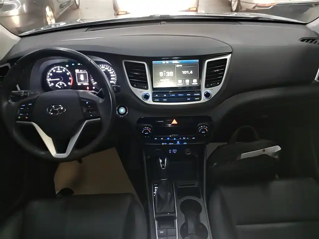 Hyundai Tucson 2018 — фото 10