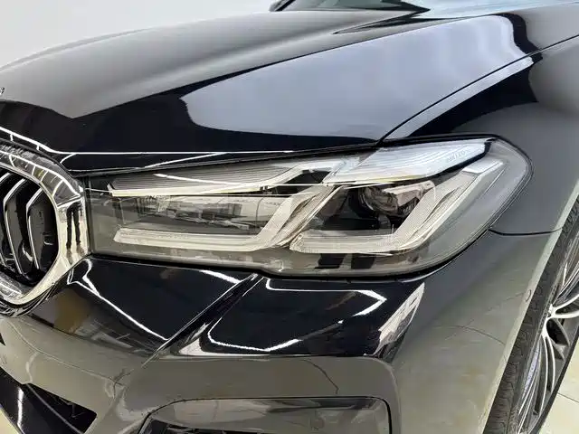 BMW 5 Series 2021 — фото 13