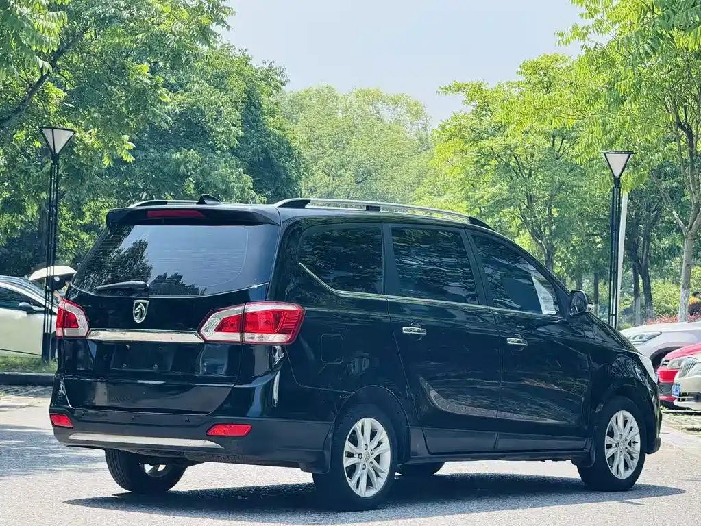 Baojun 730 2015