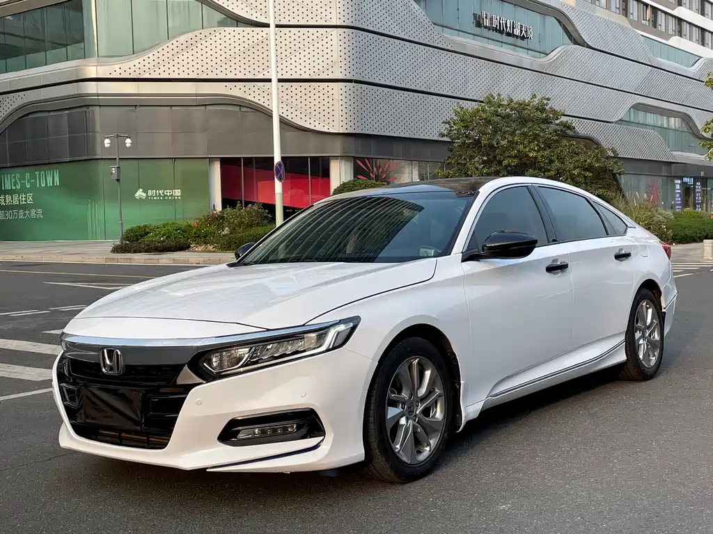 Honda Accord 2018 — фото 1