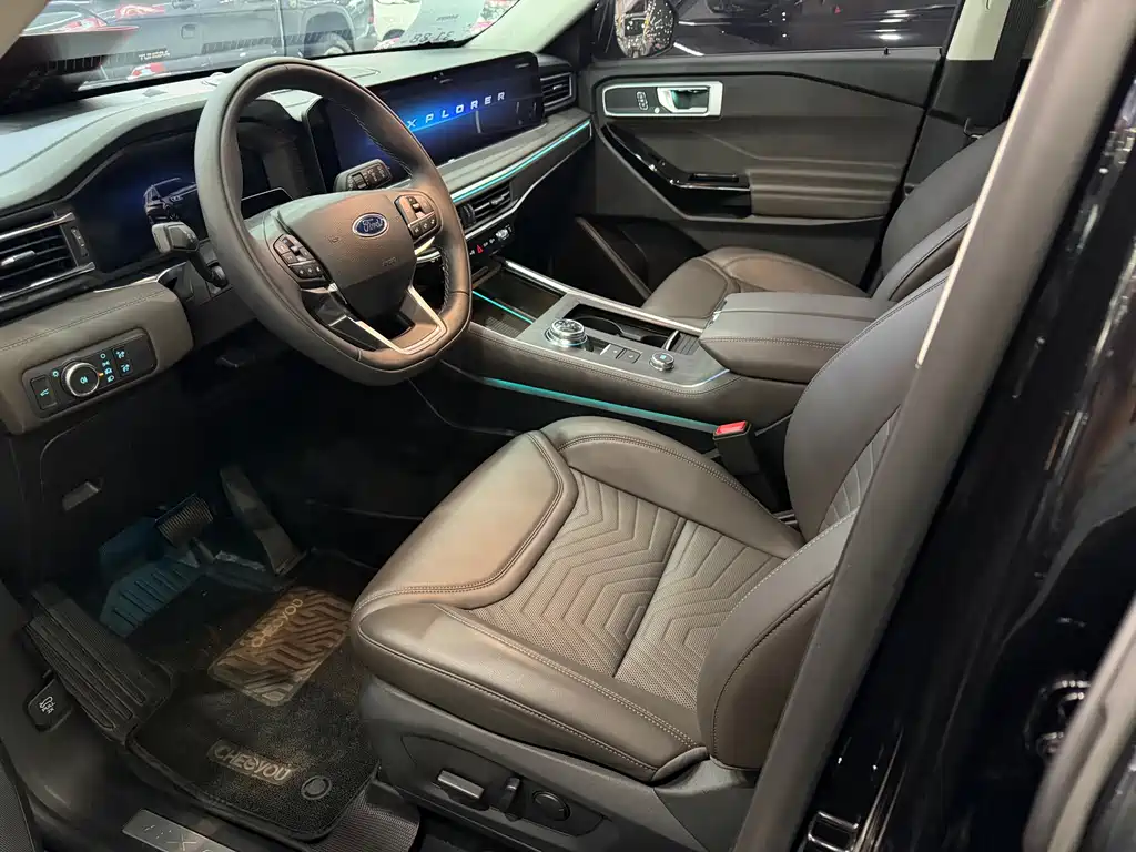 Ford Explorer 2025 — фото 13