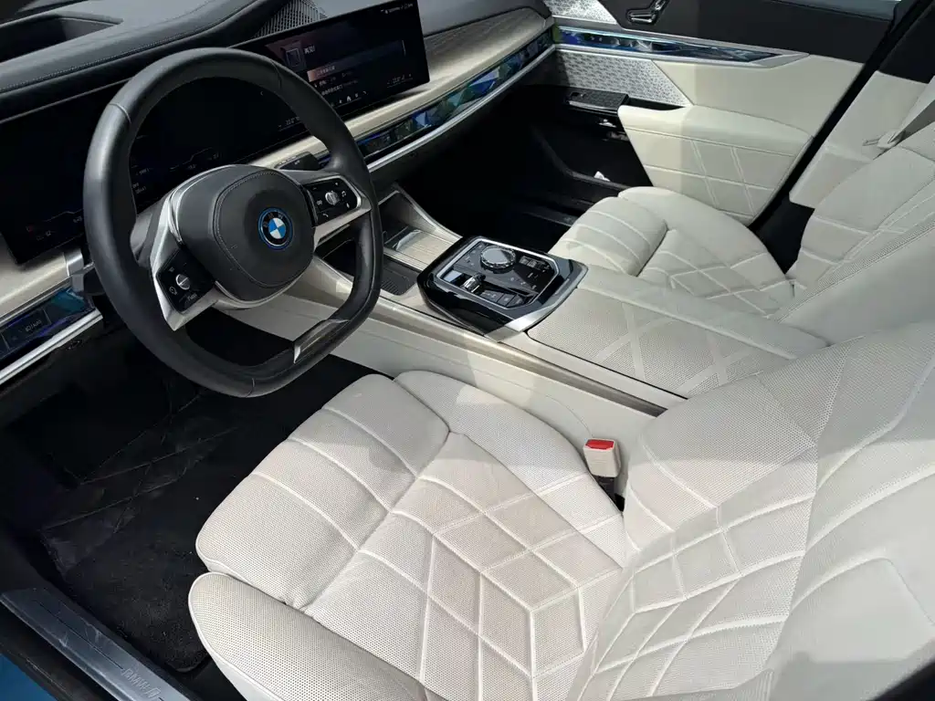 BMW i7 2024