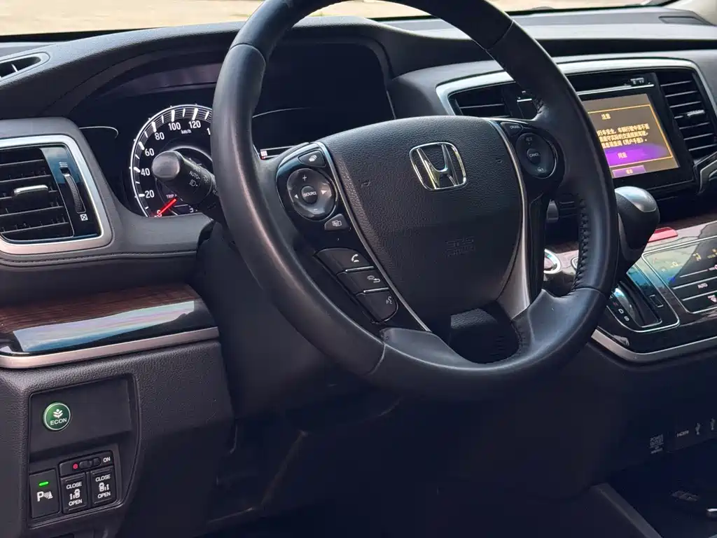 Honda Odyssey 2016 — фото 7