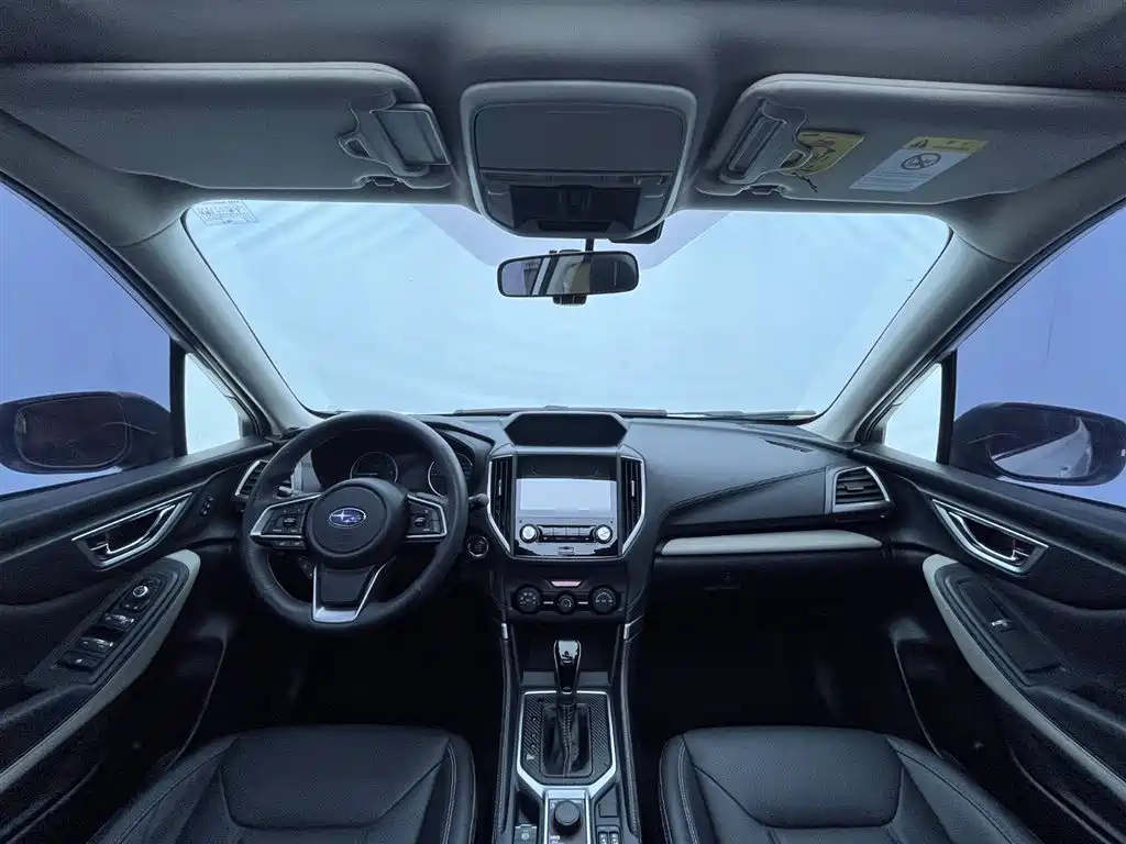 Subaru Forester 2022 — фото 12