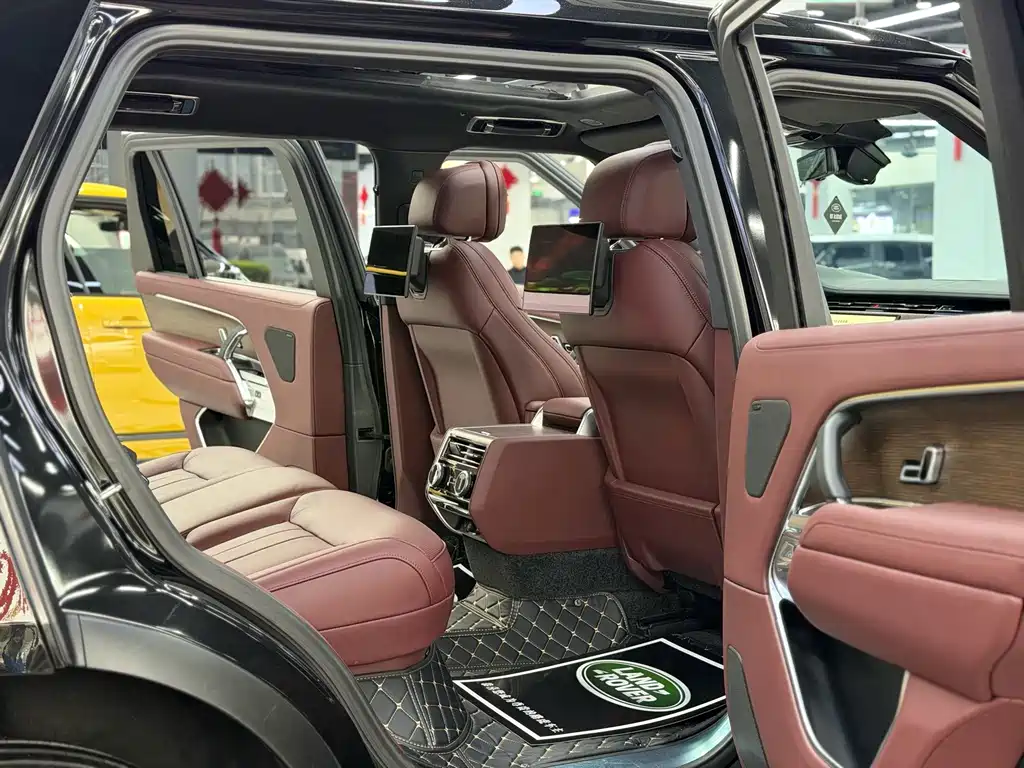 Land Rover Range Rover 2024 — фото 10