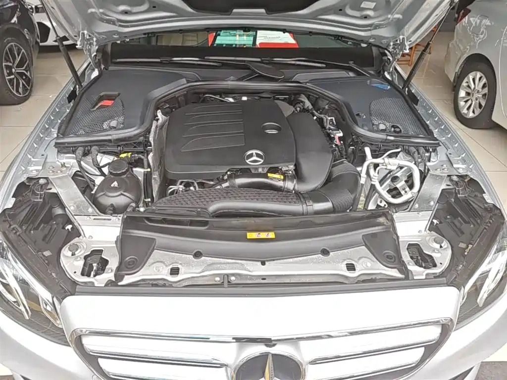 Mercedes-Benz E-Class 2019 — фото 20