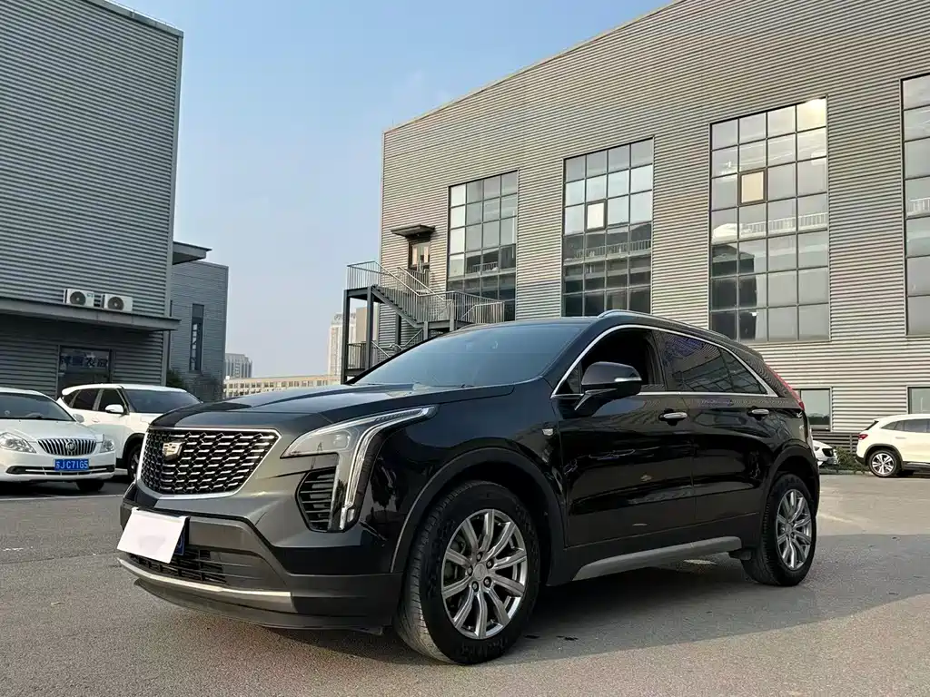 Cadillac XT4 2021 — фото 1