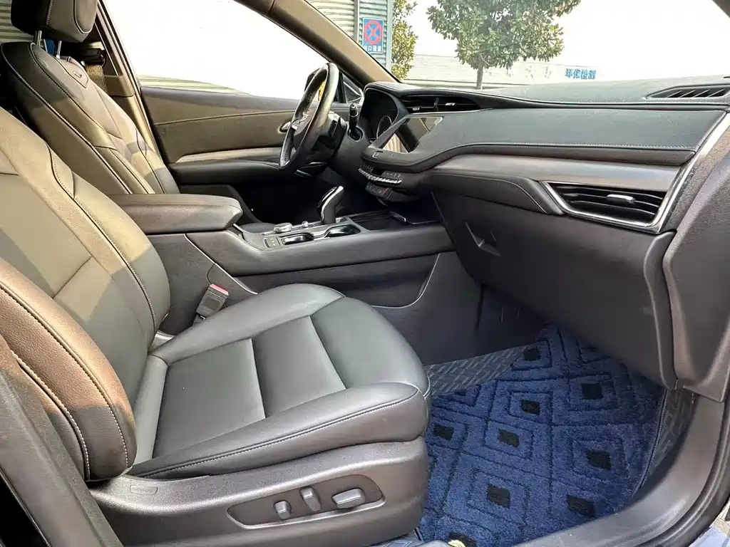 Cadillac XT4 2021 — фото 10