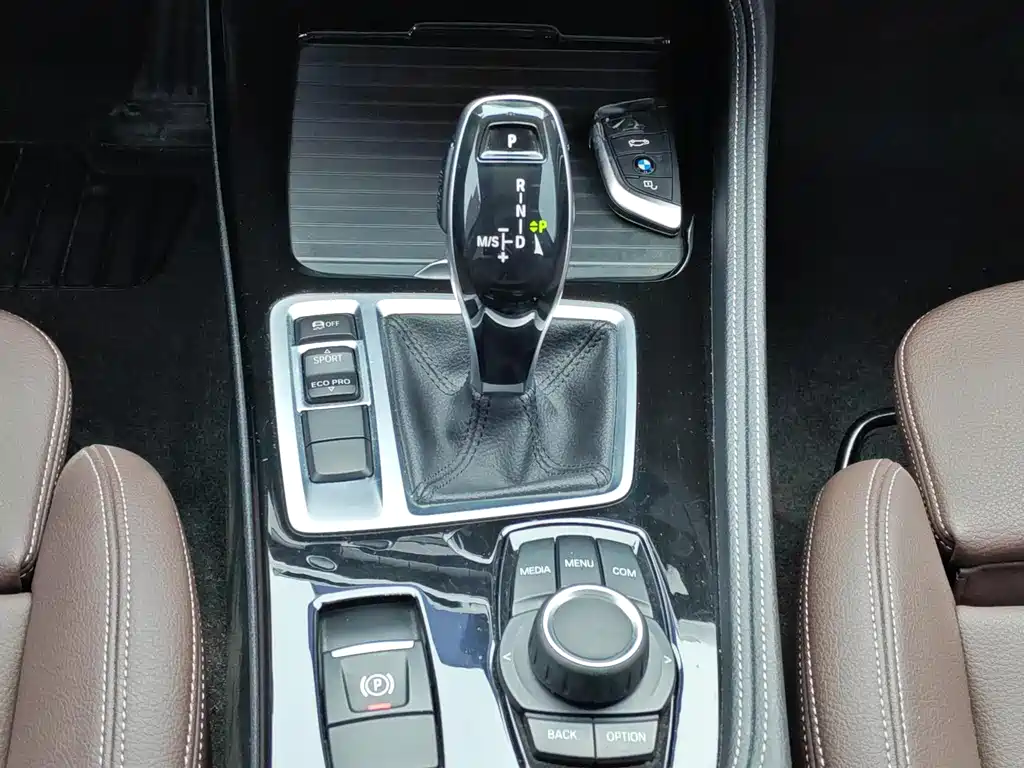 BMW 1 Series 2020 — фото 14