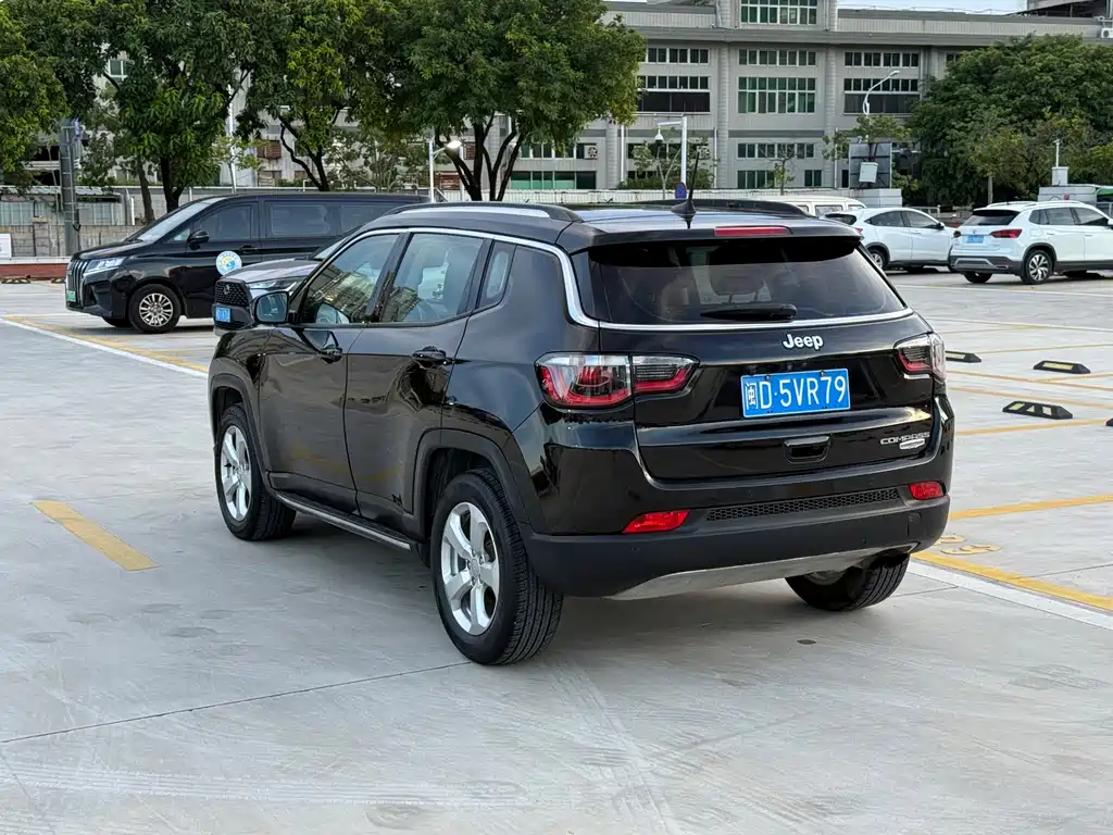 Jeep Compass 2018 — фото 4