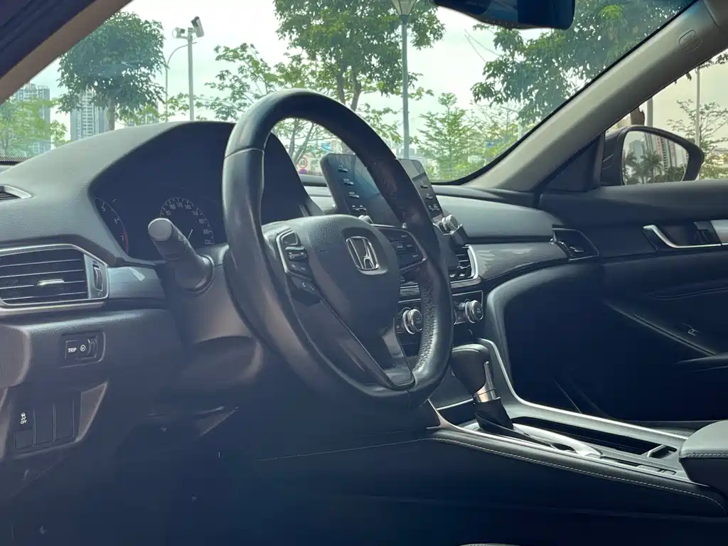 Honda Inspire 2019 — фото 10