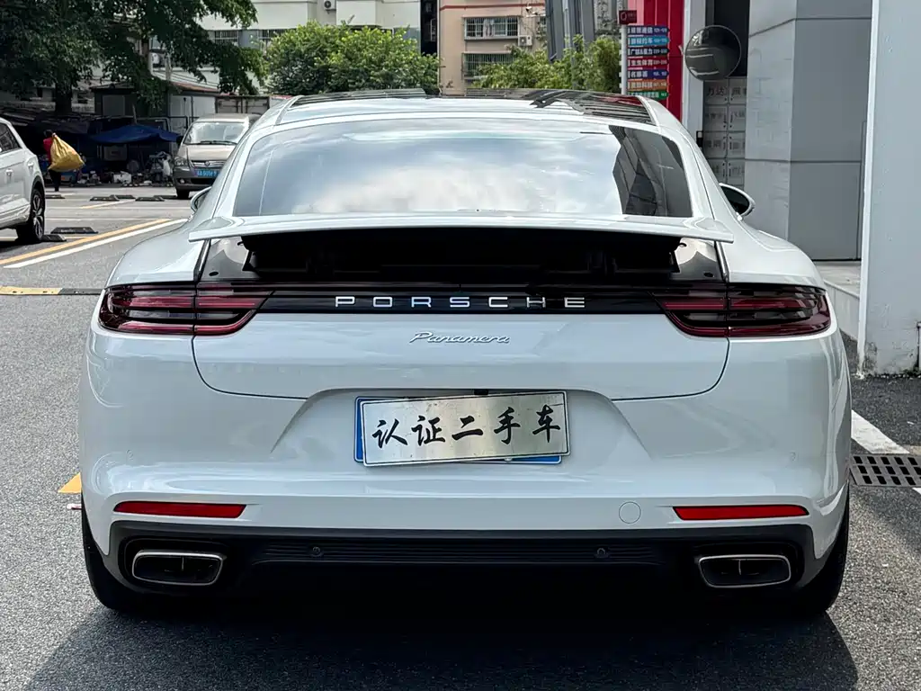 Porsche Panamera 2017 — фото 19