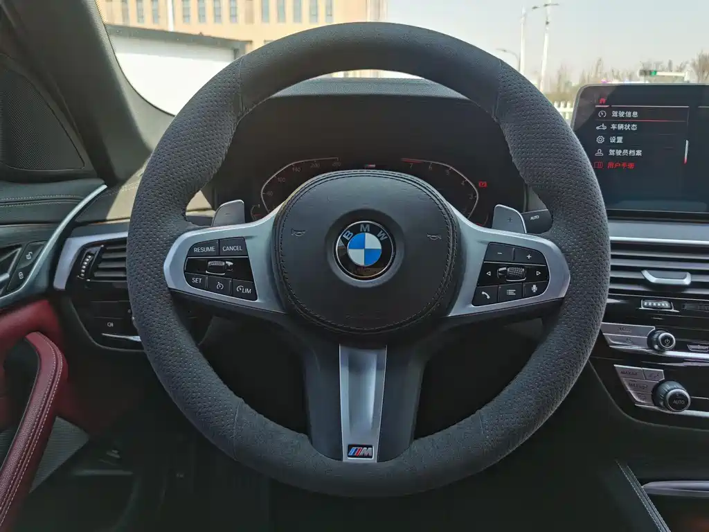 BMW 5 Series 2022 — фото 14