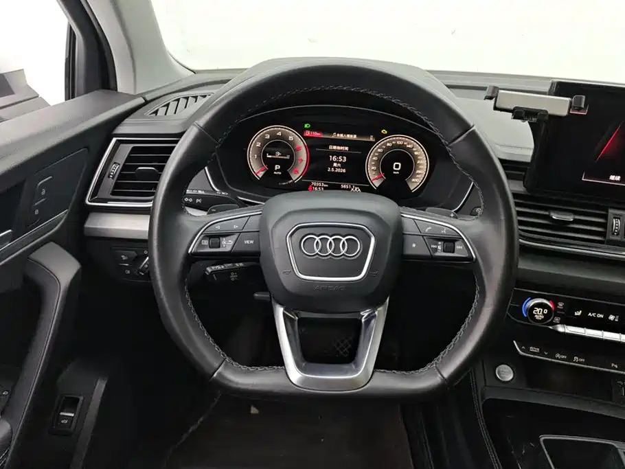 Audi Q5L 2021 — фото 15
