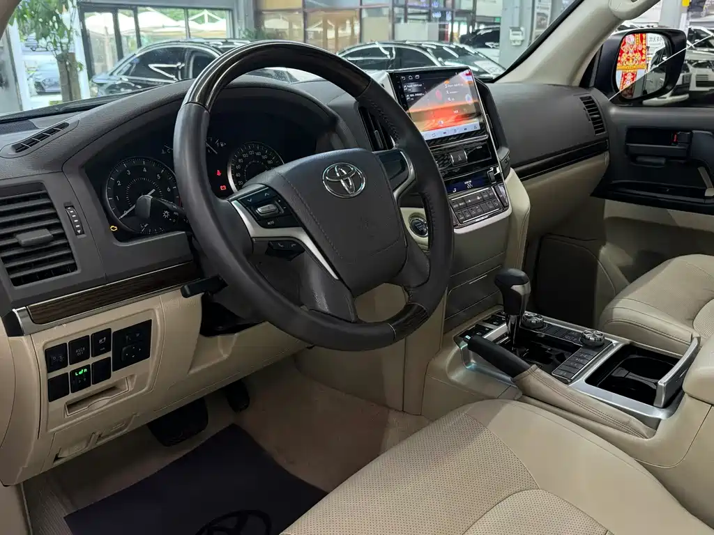 Toyota Land Cruiser 2020 — фото 4
