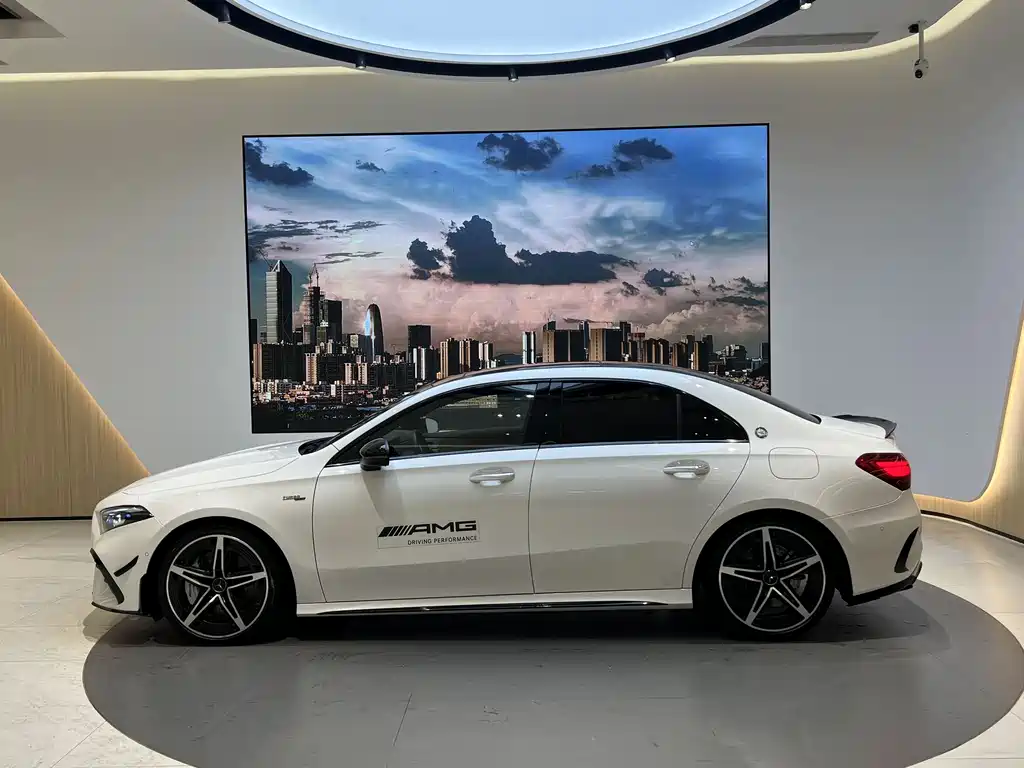 Mercedes-Benz A-Class AMG 2024 — фото 15