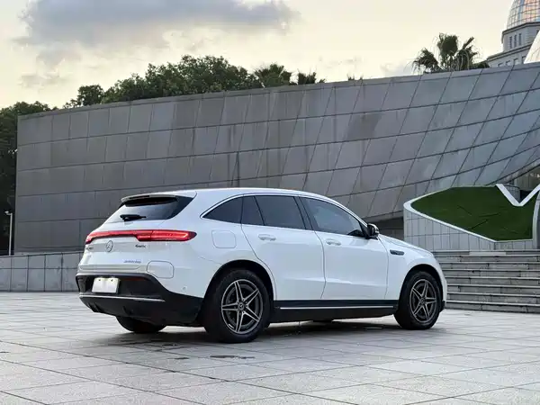 Mercedes-Benz EQC 2021