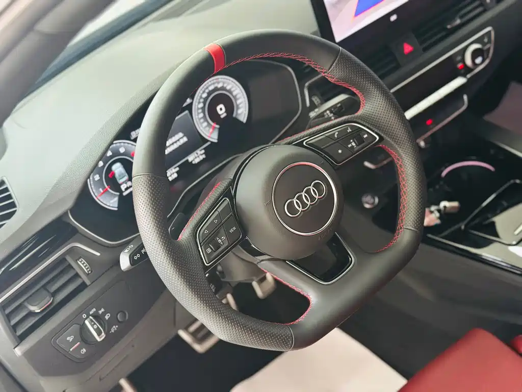 Audi A4L 2025 — фото 13